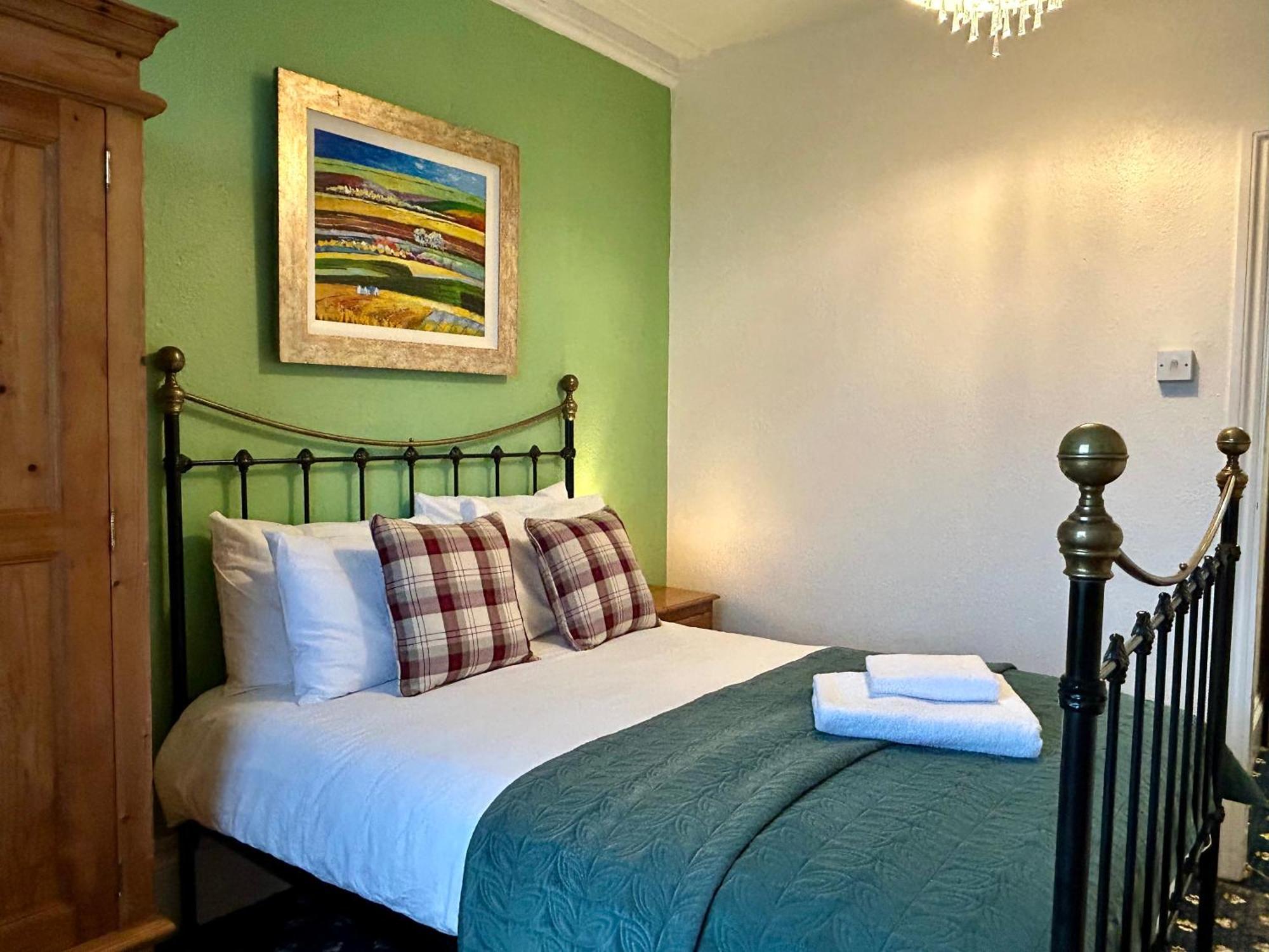 بورتسماوث Clarence Quarters Self-Catering Guest House المظهر الخارجي الصورة