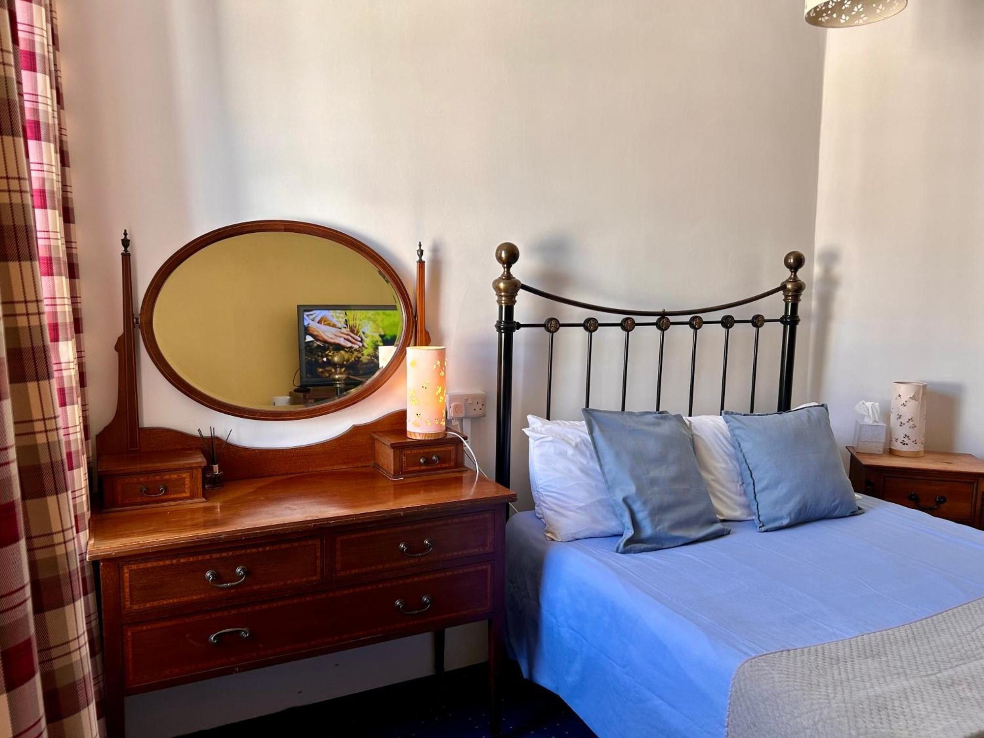 بورتسماوث Clarence Quarters Self-Catering Guest House المظهر الخارجي الصورة