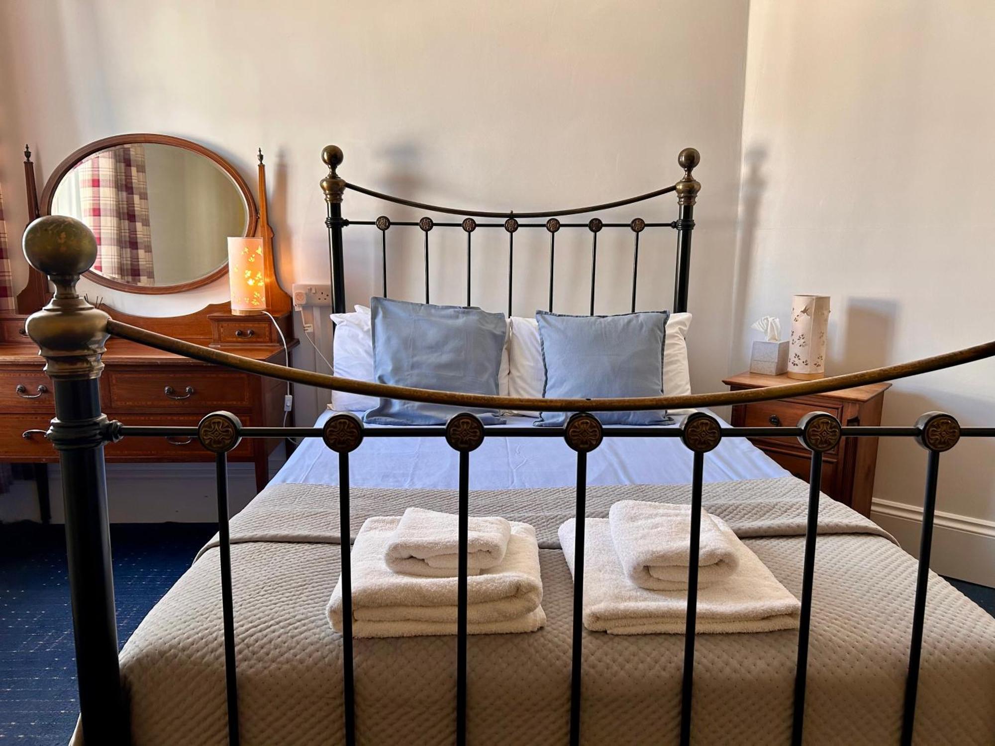 بورتسماوث Clarence Quarters Self-Catering Guest House المظهر الخارجي الصورة