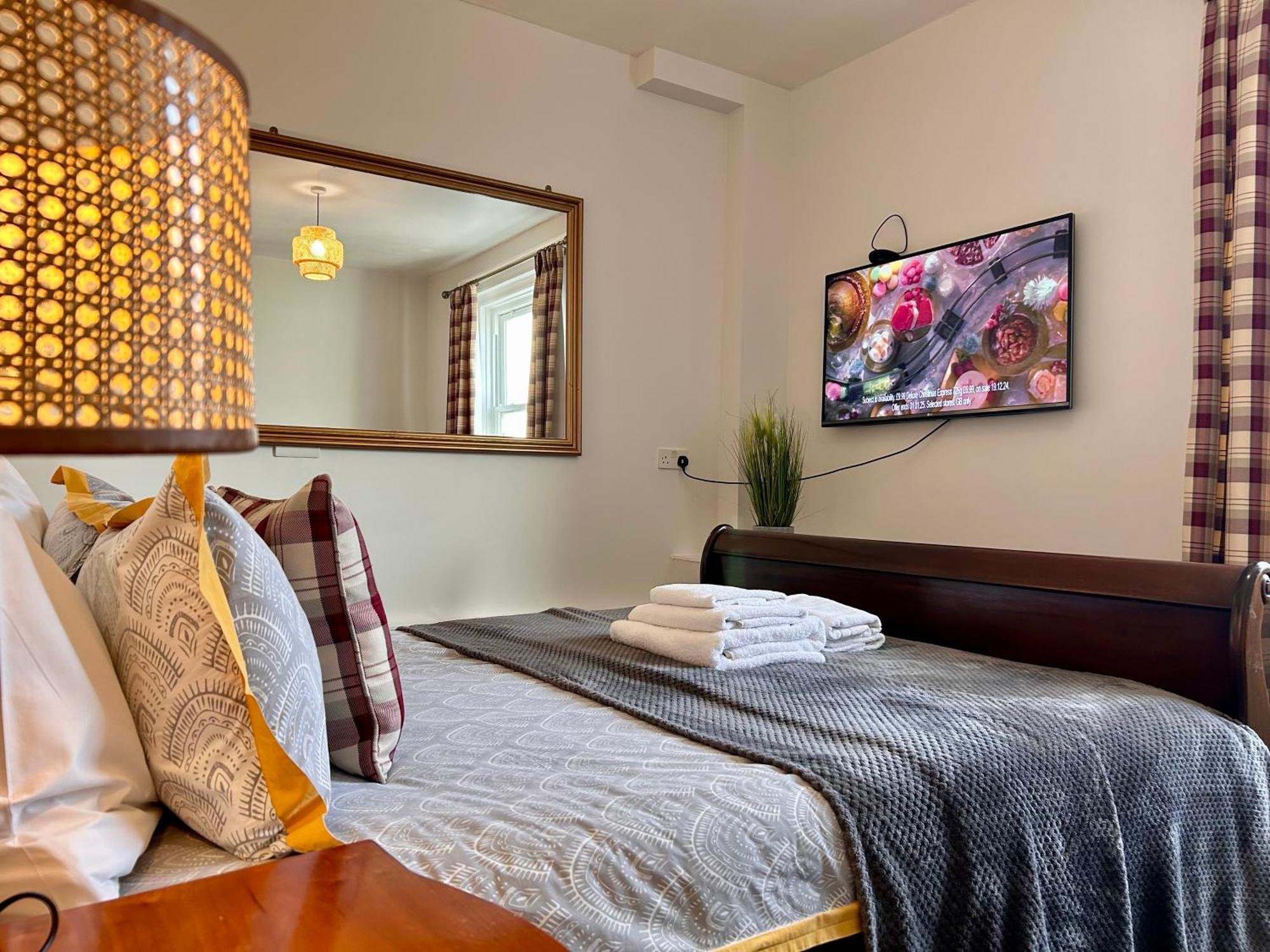 بورتسماوث Clarence Quarters Self-Catering Guest House المظهر الخارجي الصورة